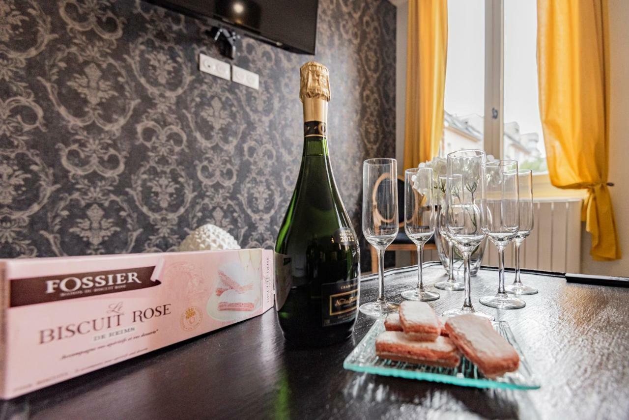 Suite Premium Le Figaro 1 Epernay Bagian luar foto